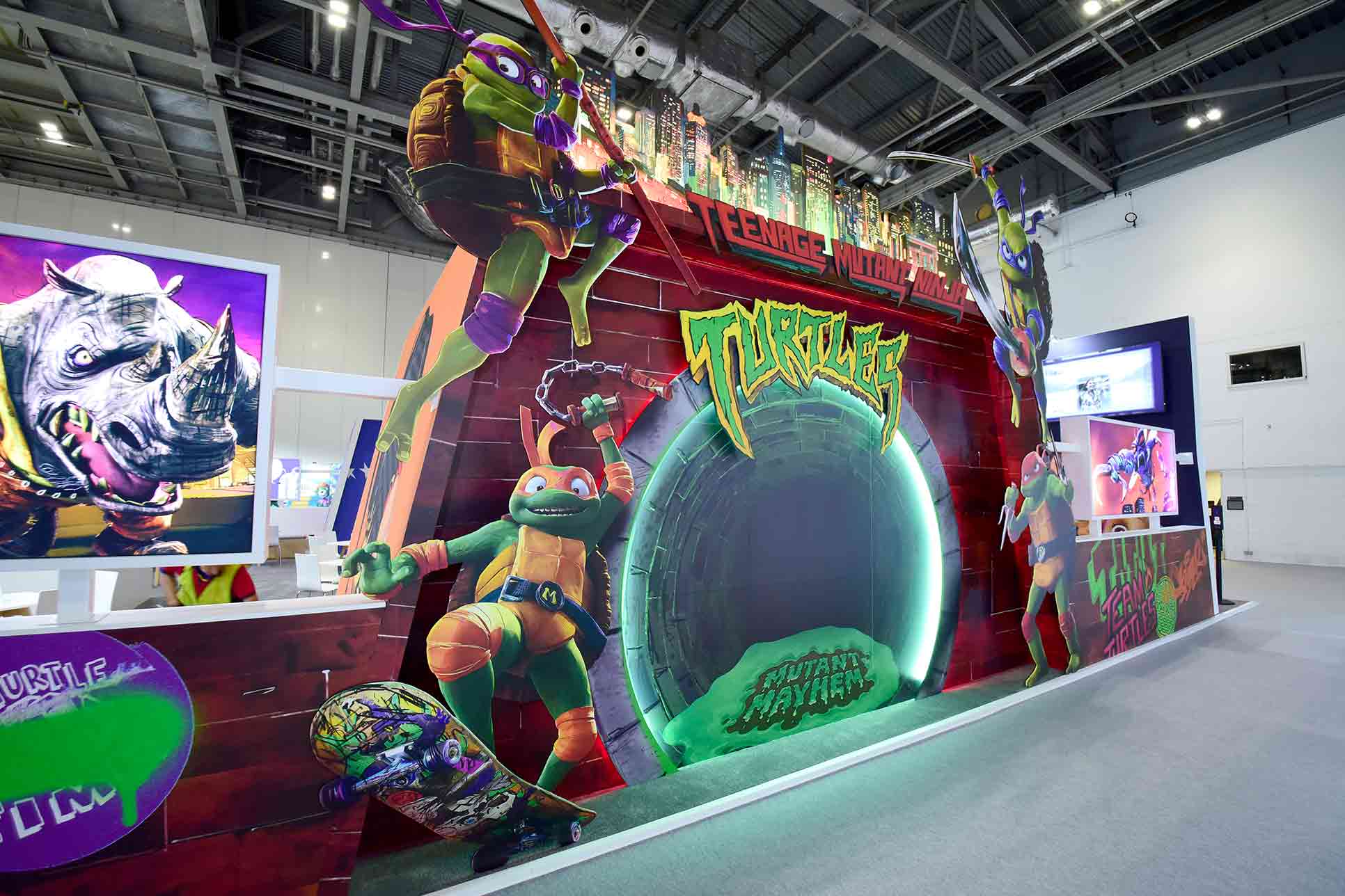 Teenage Mutant Ninja Turtles themed exhibition stand for Paramount by Beautiful LFP featuring large-format printed graphics and 3D tunnel entrance.
